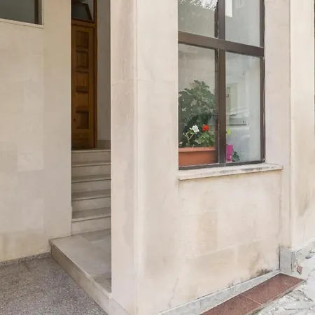 Spacious Apt With Magnificent Sea View & Balcony *