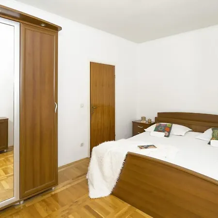 Spacious Apt With Magnificent Sea View & Balcony Apartamento Sumpetar